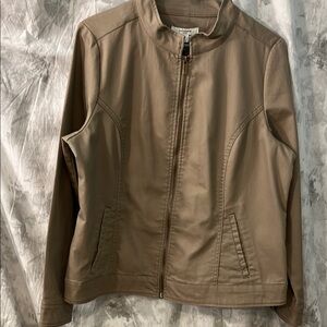 Liz Claiborne beige zip up jean jacket like new very stylish